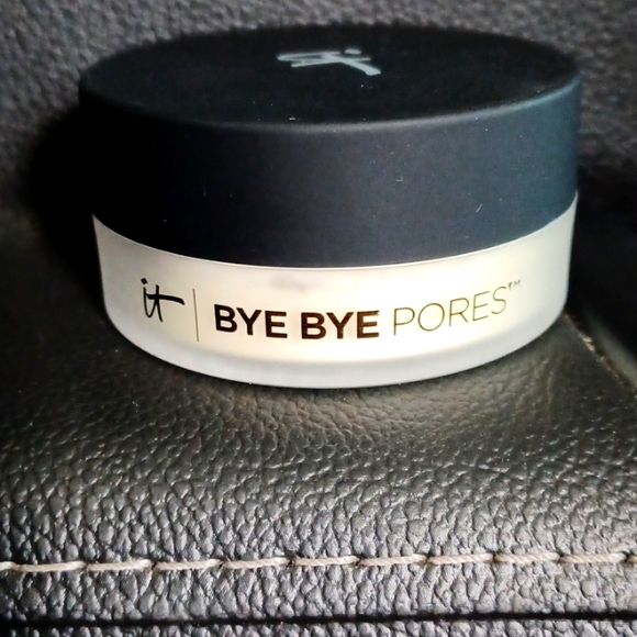 IT Cosmetics, Bye Bye Pores, Translucent. - Picture 2 of 4